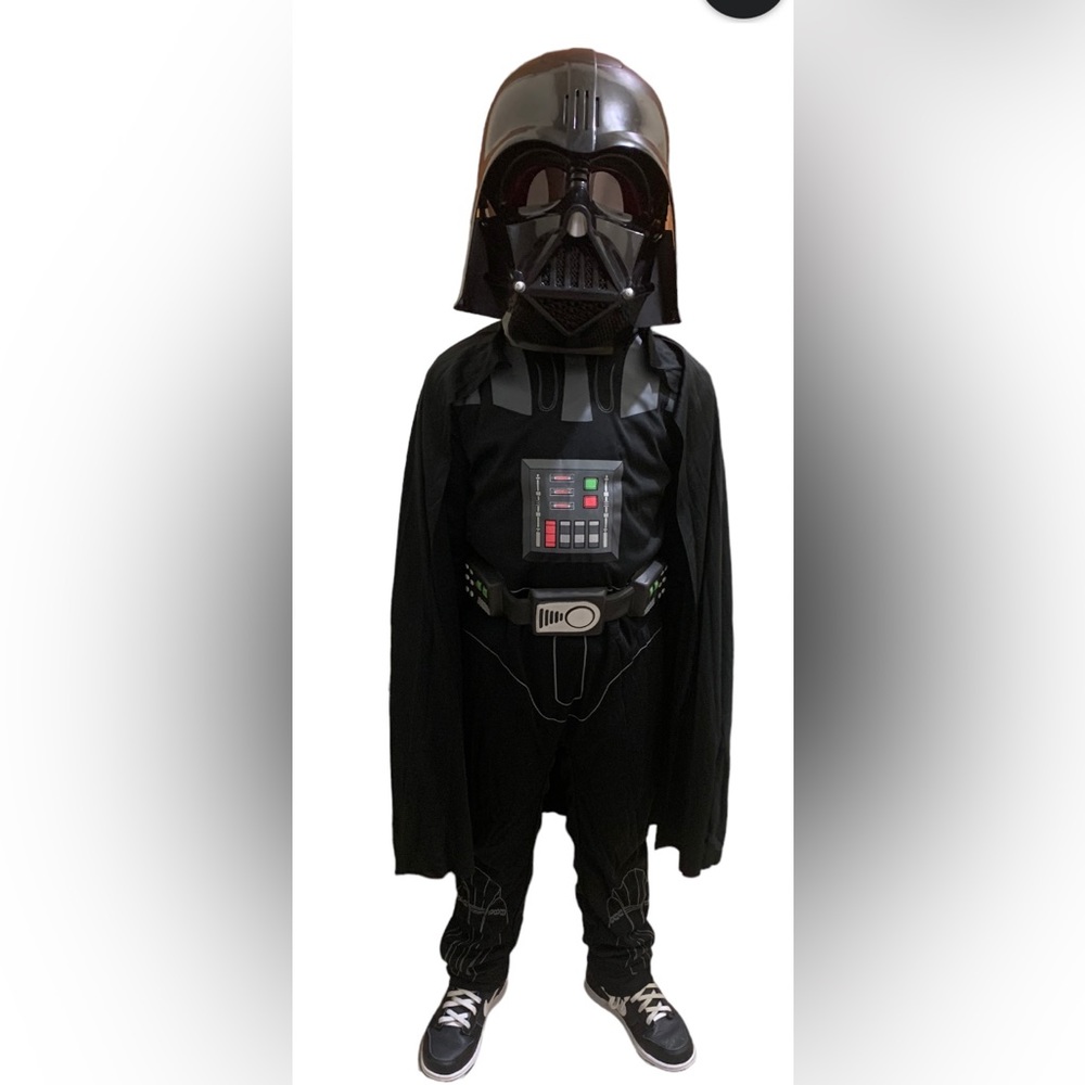 Kids Star Wars Darth Vader Costume- Size M(8-10)